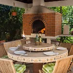 Apartament Laledo *