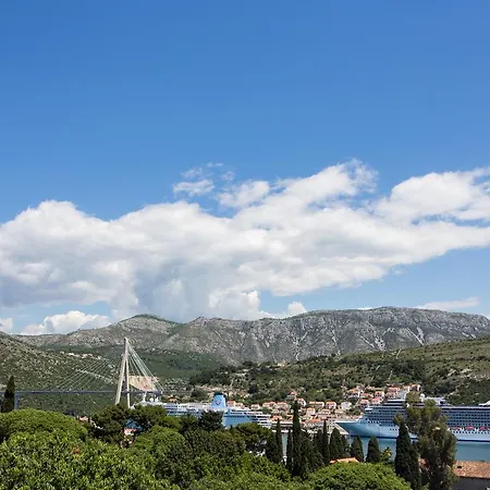 Apartman Laledo *